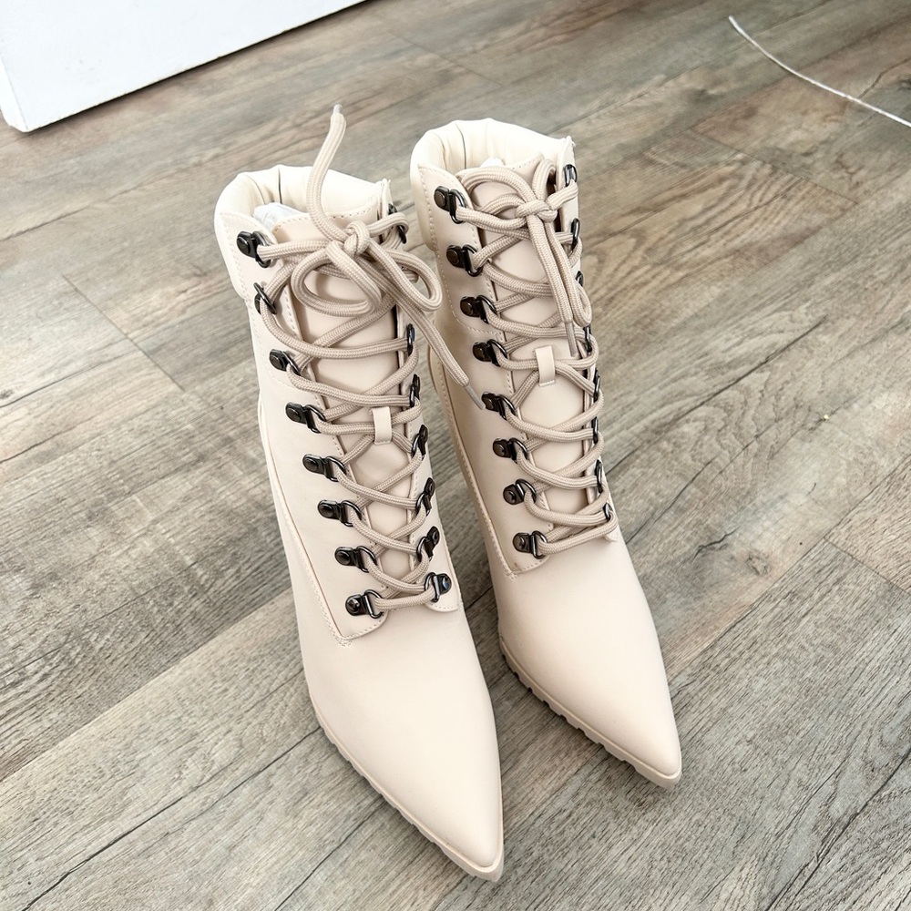 NEW Cream Lace-Up Ankle Boots size 7